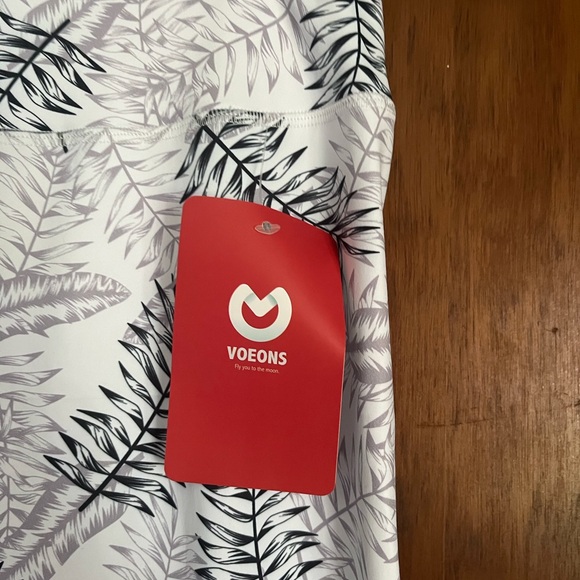 Ladies Voeons leggings, size XXL. NWT. - Picture 2 of 5